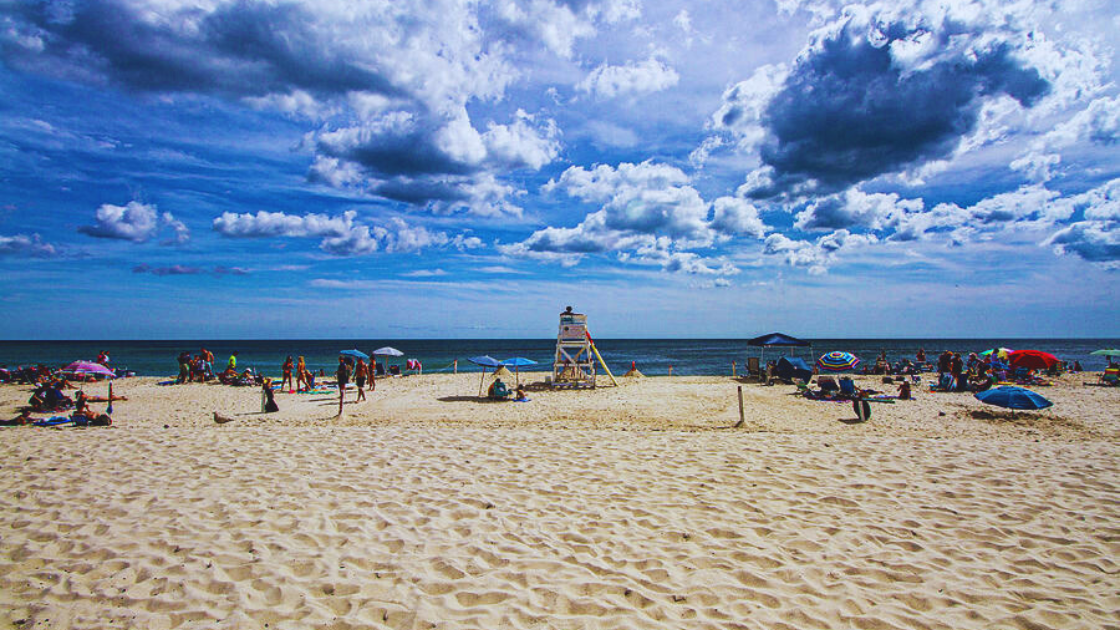 Family Activity Pikes Beach